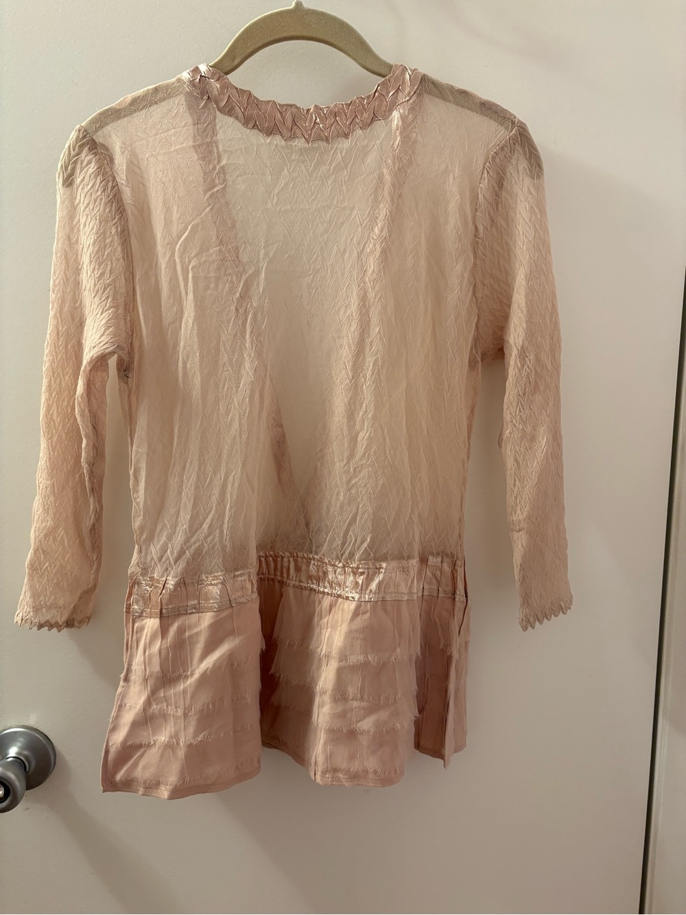 Komarov Blush Beige Sheer Evening Jacket with Jeweled Brooch EUC PtP 20/L 25 PM - Picture 8 of 10